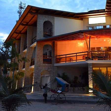 Moringa Hotel トゥリアラ エクステリア 写真